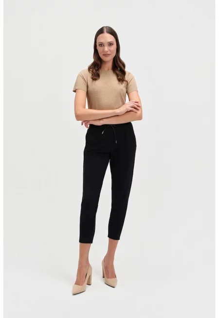 Скъсен панталон с връзка