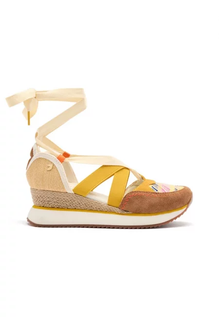 Скосени обувки със сламени детайли - Синапено жълто