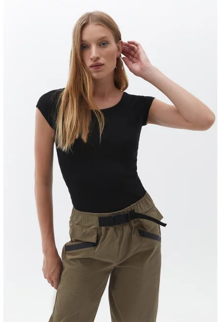 Тениска с памук с овално деколте