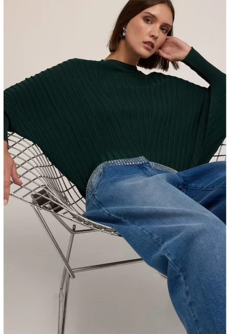 Уголемен пуловер с рипс