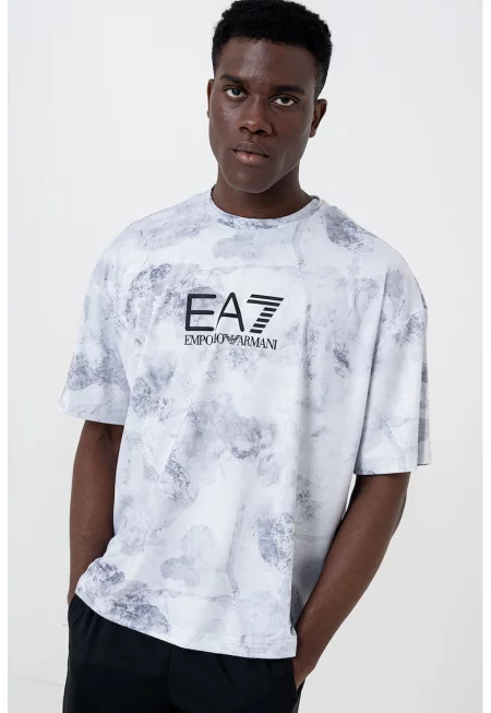 Уголемена тениска с принт