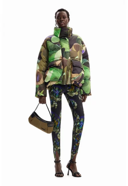 Зимно яке с шарка и бухнали ръкави