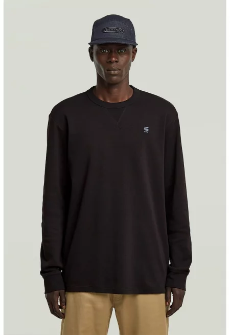 Блуза с овално деколте