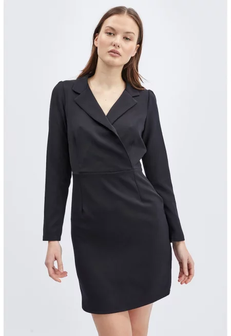 Къса вталена рокля