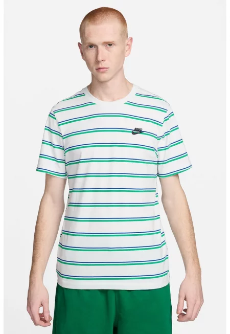 Раирана тениска с овално деколте