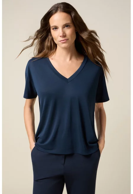 Свободна шпиц тениска с модал