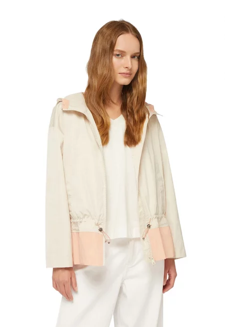 Яке с качулка и връзки