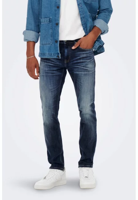 Дънки със стандартна кройка и захабен ефект