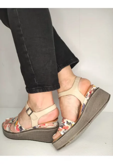 Ежедневни дамски сандали  018 11005 Бежов с цвят - Бежов - Бежов