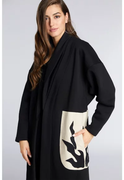 Палто с широки ревери и контрасти