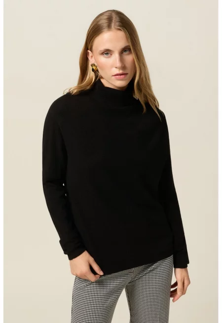 Пуловер с поло - Черен