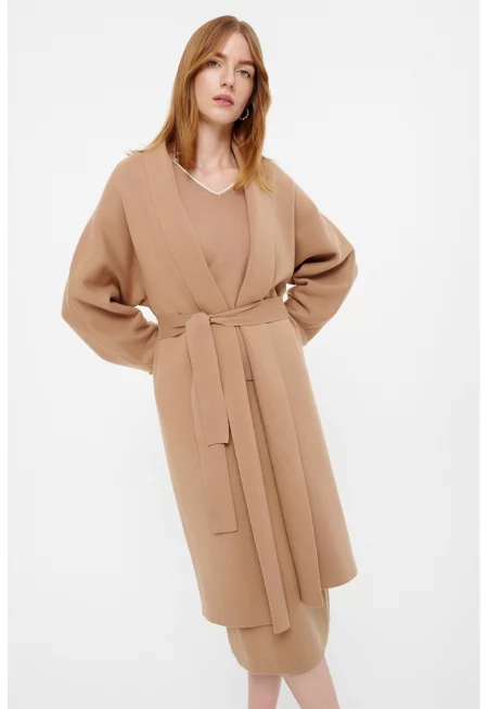 Уголемена жилетка - Бежов