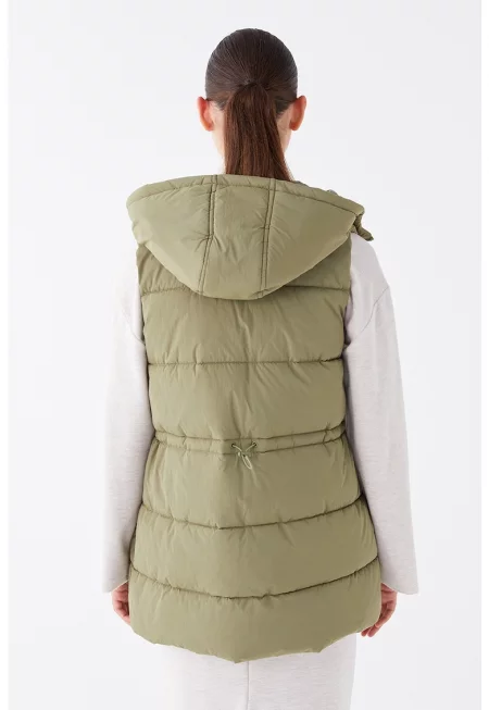 Елек с качулка и джобове встрани