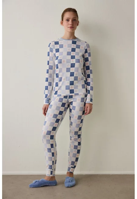 Карирана слим пижама