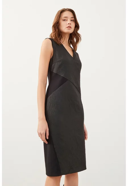 Миди рокля с шпиц - Черен