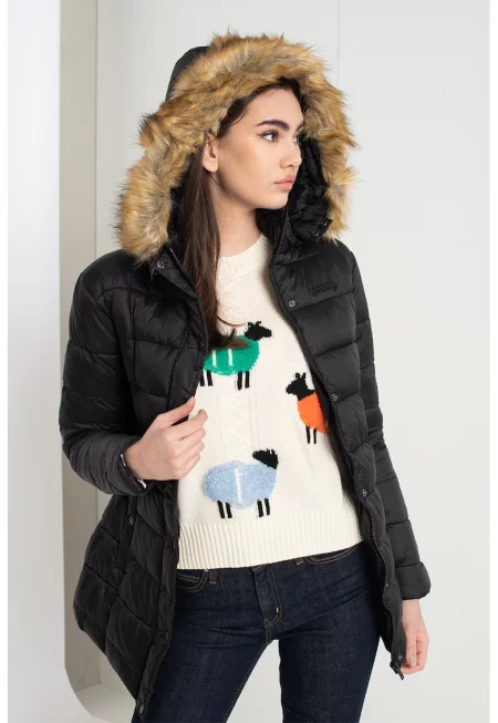 Подплатено зимно яке Adela с качулка - Черен