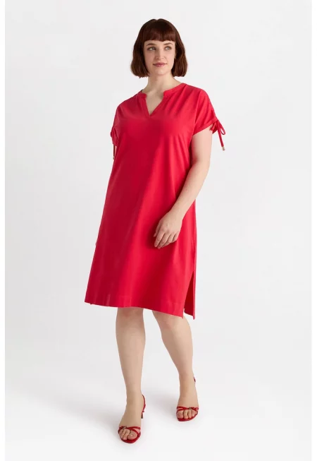 Права рокля с ниска яка - Аленочервен