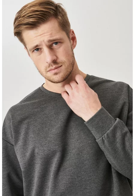 Суитшърт с овално деколте и паднали ръкави