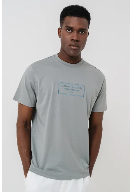 Тениска с бродирано лого