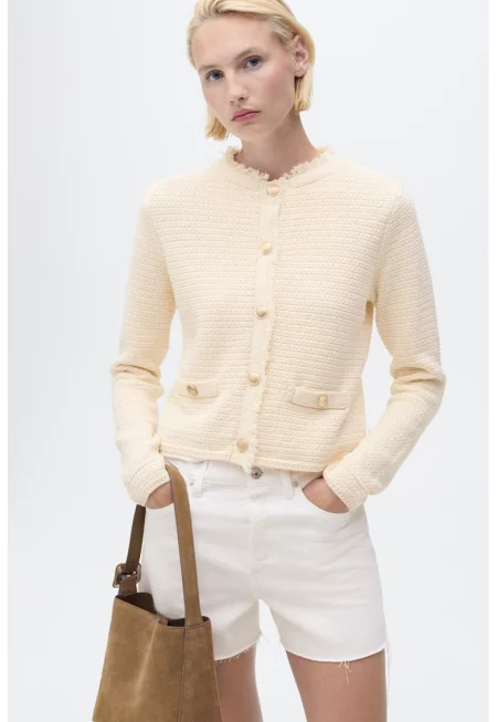 Яке с контрастни копчета