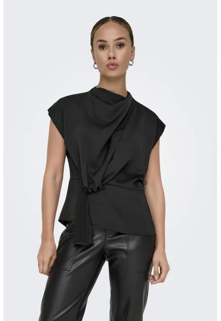 Блуза с набиране