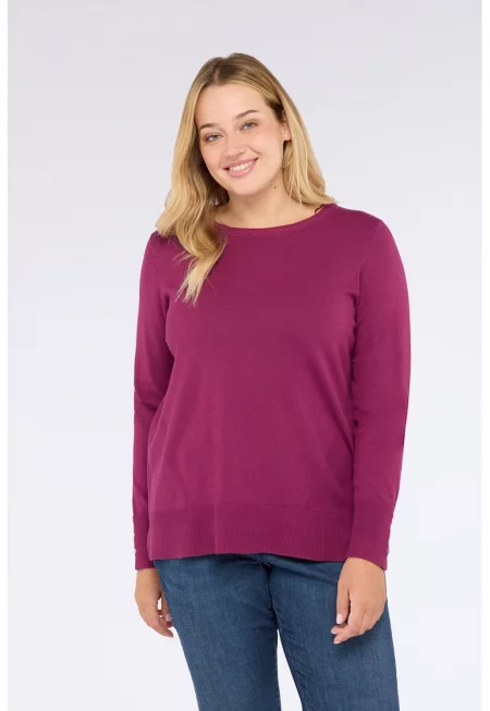 Фино плетен пуловер с овално деколте