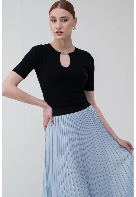 Фино плетена тениска с метално лого - Черен