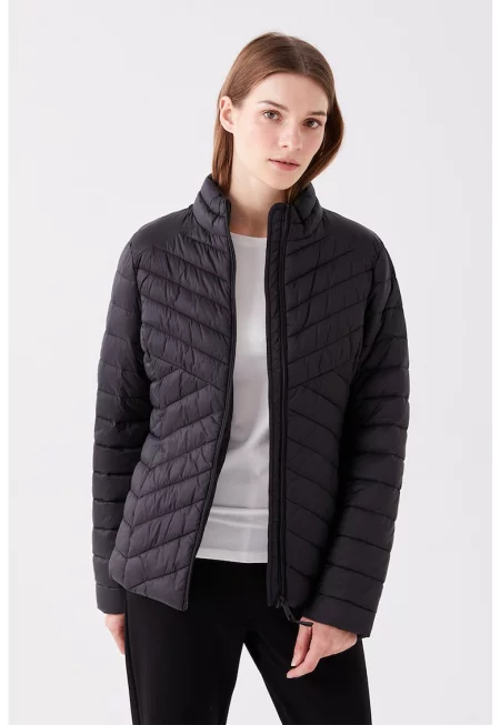 Капитонирано зимно яке с джобове