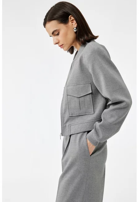 Късо яке с джобове с капаче - Сив