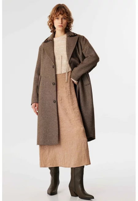 Палто с вълна и метални капси