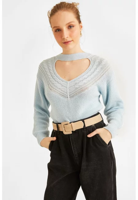 Пуловер с памук с отвор