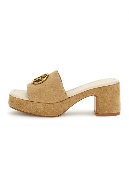 Велурени сандали без закопчаване - Бежов