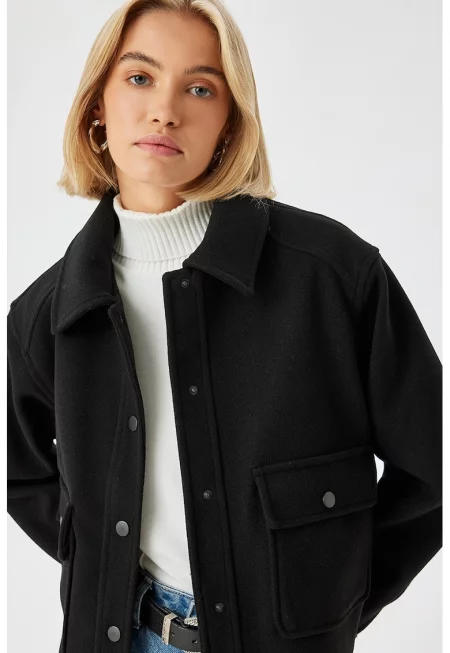 Яке с предни джобове