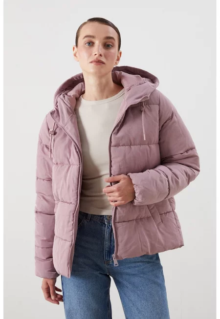 Зимно капитонирано яке с качулка