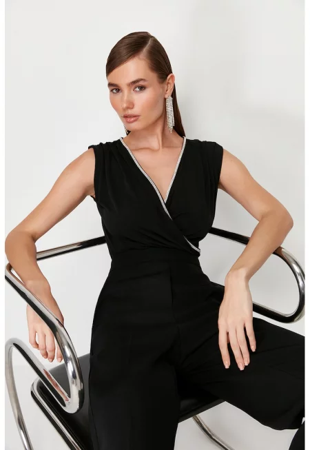 Боди със застъпен дизайн и декоративни камъни