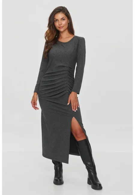 Драпирана рокля с дълбока цепка на крака