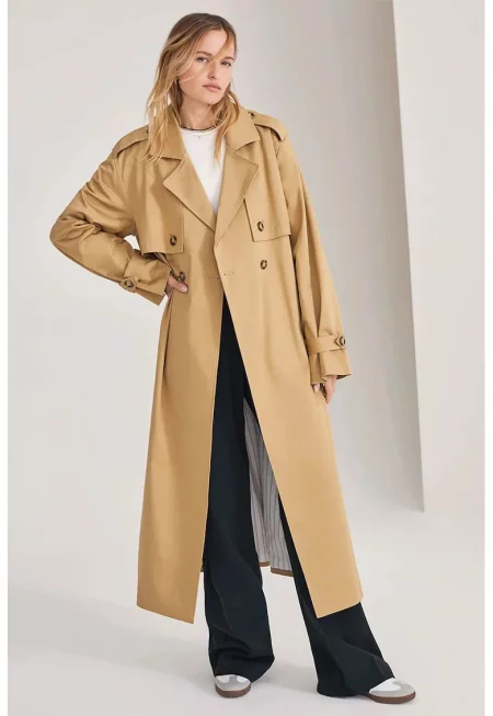 ЛЮБИМА ДЪЩЕРЯ - Палто с овърсайз кройка с колан на талията и раирана подплата - Бежов