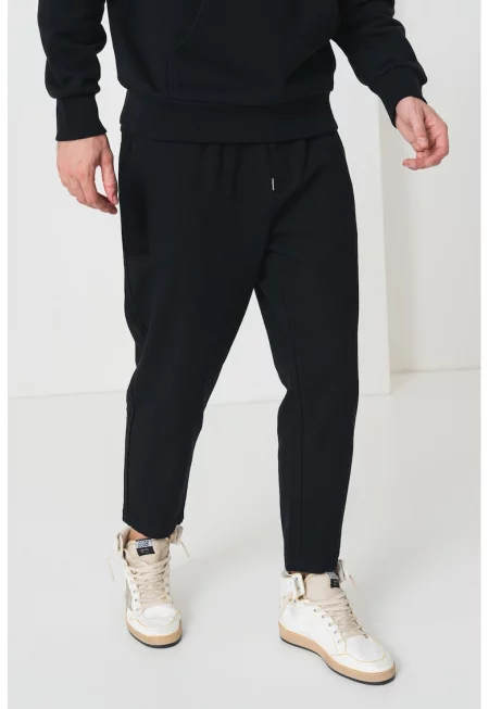 Памучен спортен панталон със странични джобове - Черен