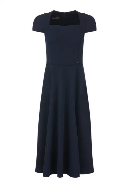 Разкроена рокля с квадратно деколте и къси ръкави