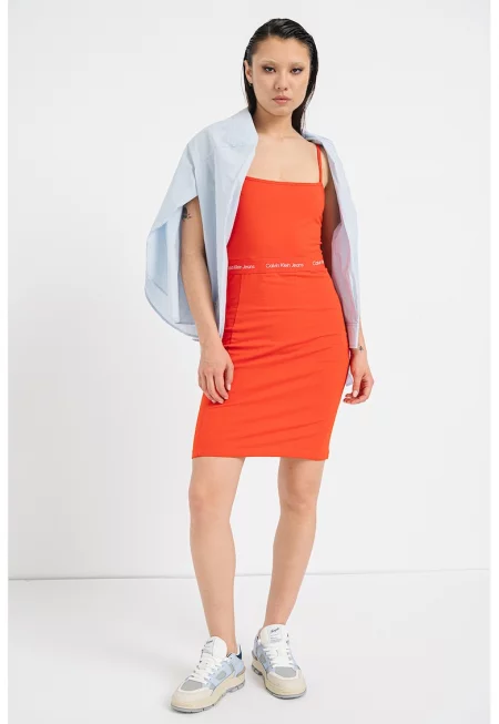 Рокля по тялото