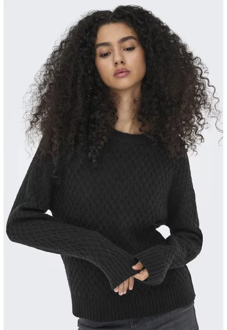 Пуловер с овално деколте