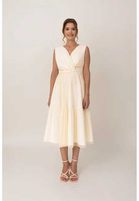 Рокля със застъпен дизайн - Крем