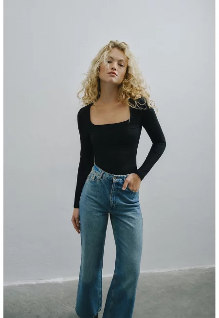 Слим блуза с квадратно деколте