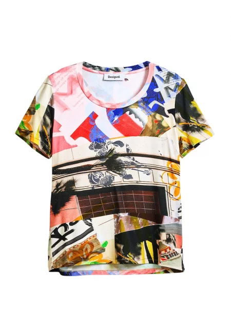 Тениска с овално деколте и графична шарка