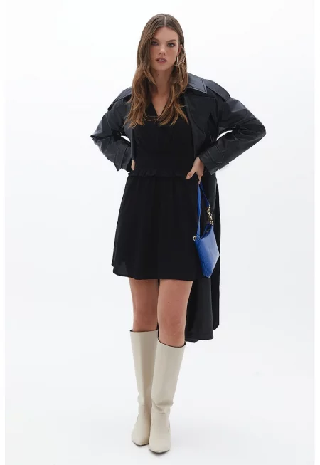 Къса разкроена рокля с шпиц - Черен