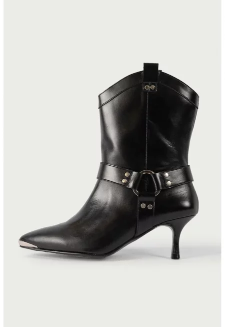 Кожени боти с каишка - Черен