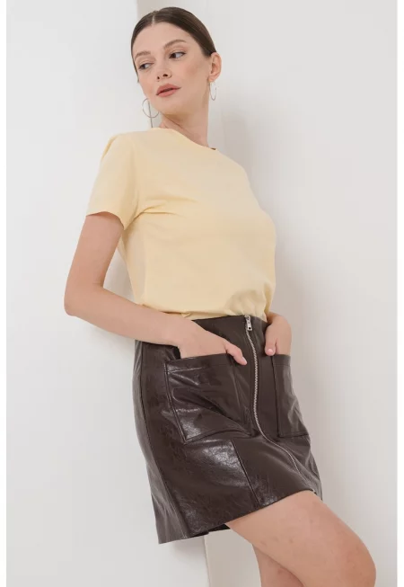 Памучна слим тениска с овално деколте