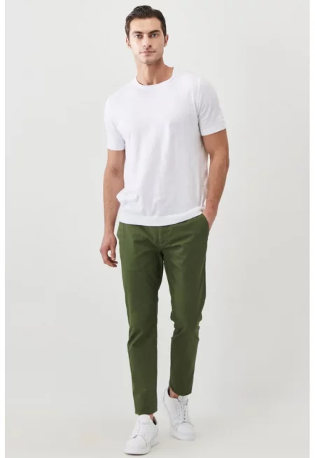 Панталон чино със средновисока талия