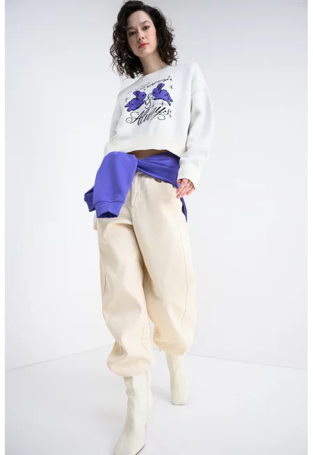 Пуловер с десен и паднали ръкави - Виолетов/Мръснобял