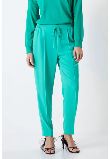 Скъсен панталон с регулируема талия